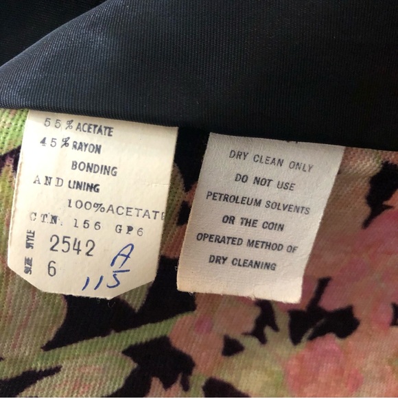 Vintage Peaked Lapel Spring Floral Blazer 6 - Picture 9 of 9